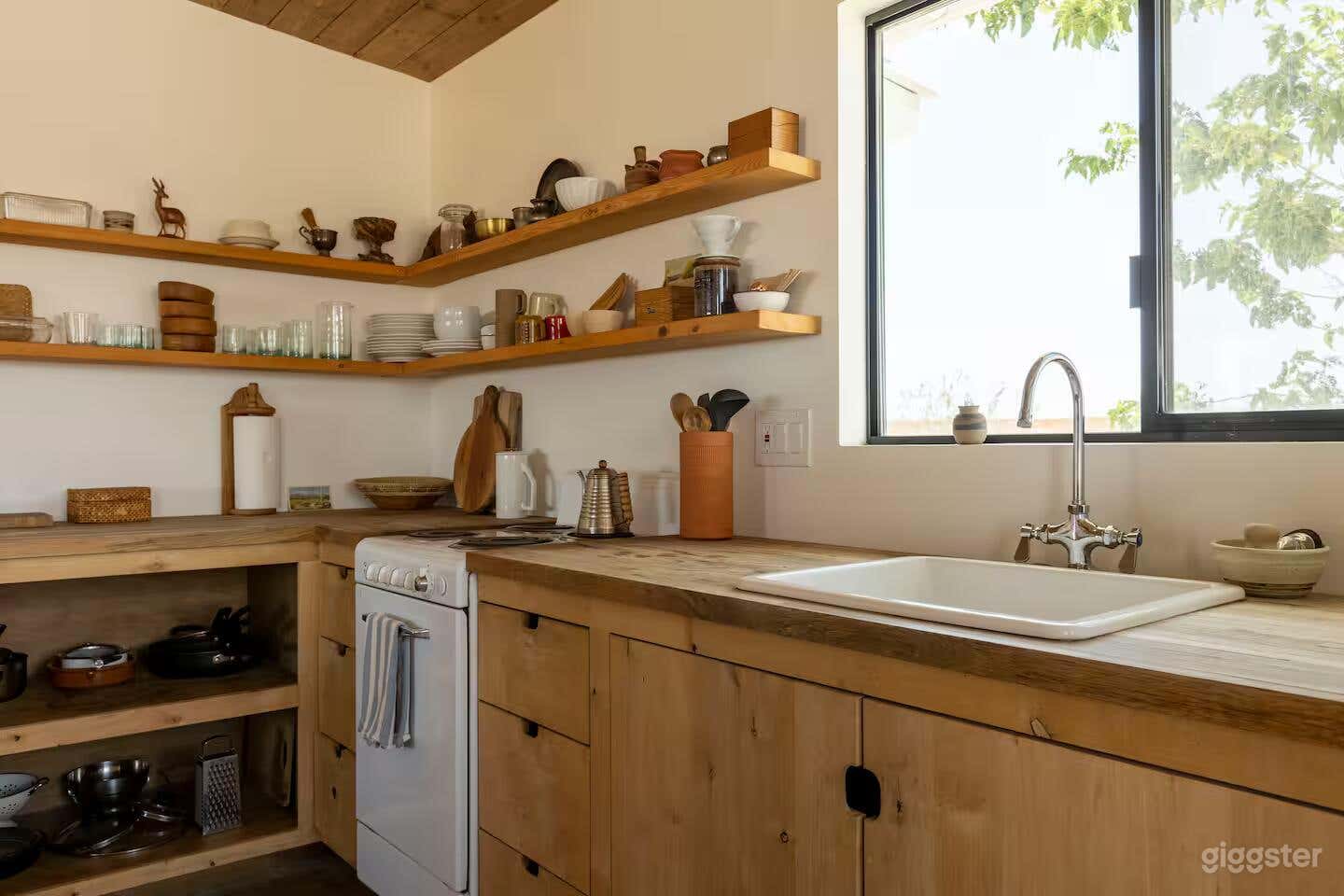 Little Jo Cabin  Photo 3