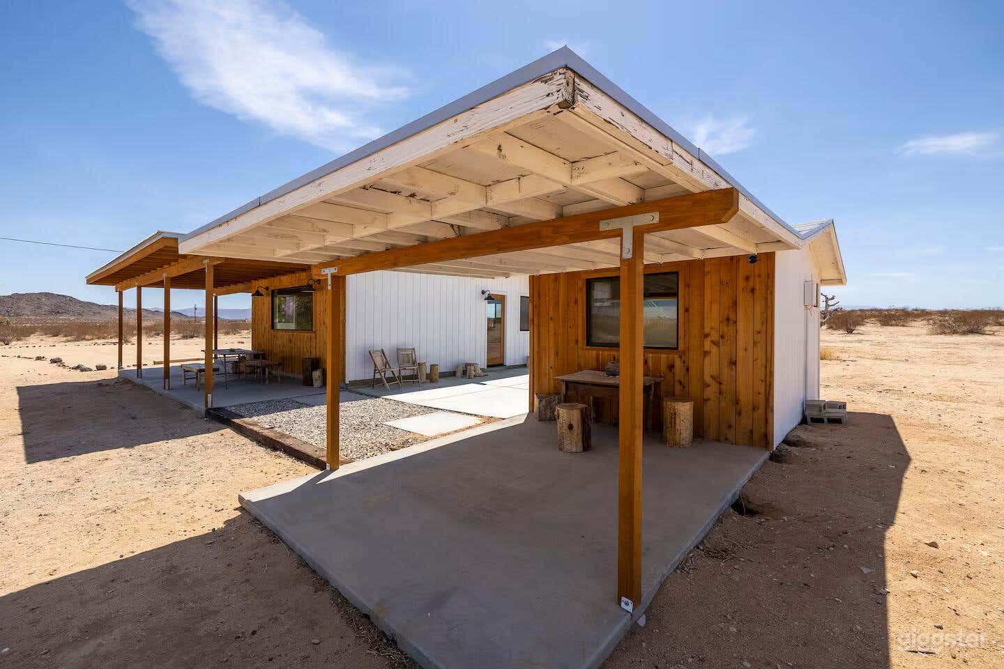 Little Jo Cabin  Photo 1