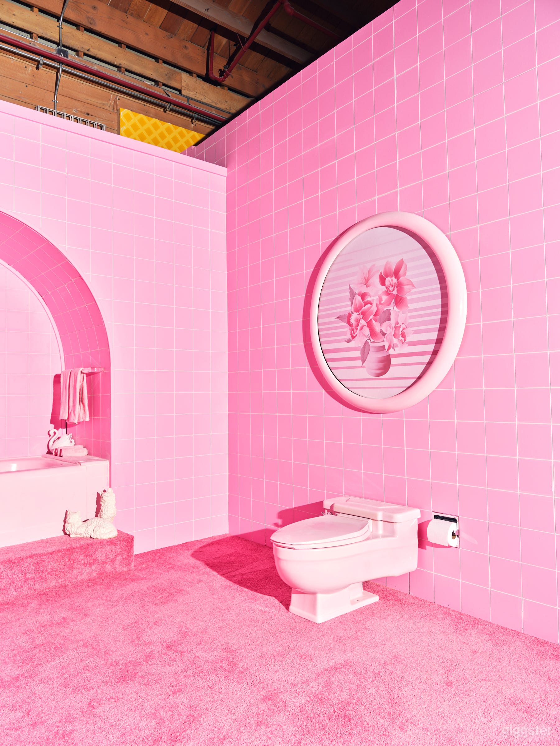 80's / 90’s Pink Bathroom Set | Powder Room Studio Photo 2