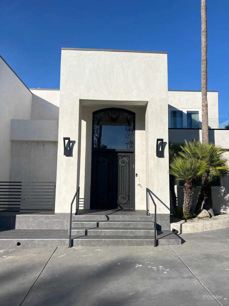  Una Grande Casa Moderna di 6500 sqft a Encino, Ca 