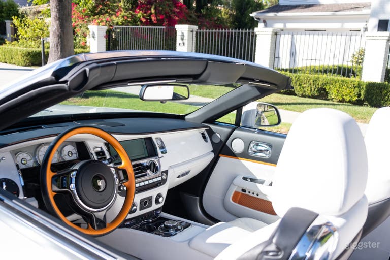  White Convertible Luxury Rolls-Royce Dawn 