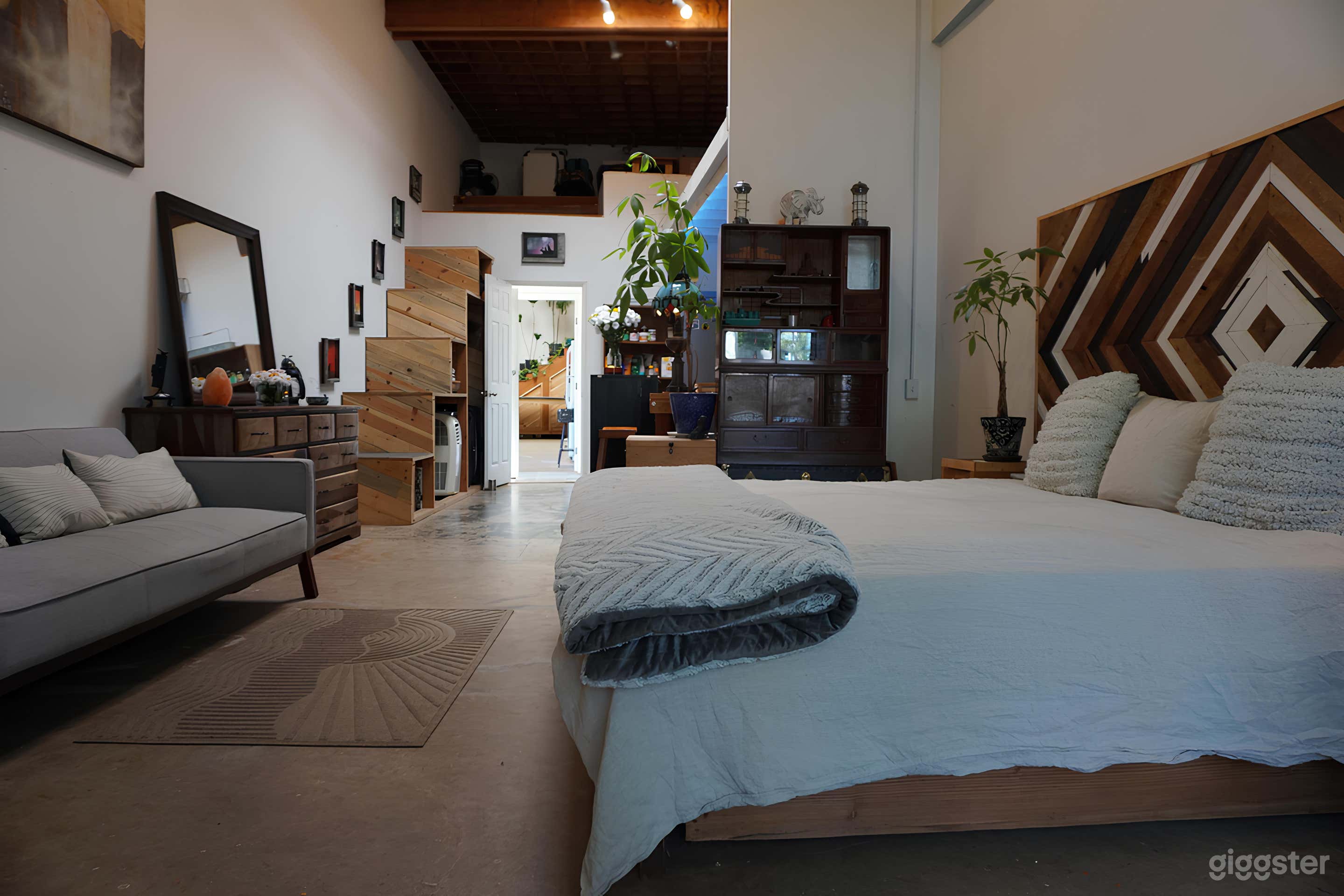 Chic Loft Studio for Productions Photo 3