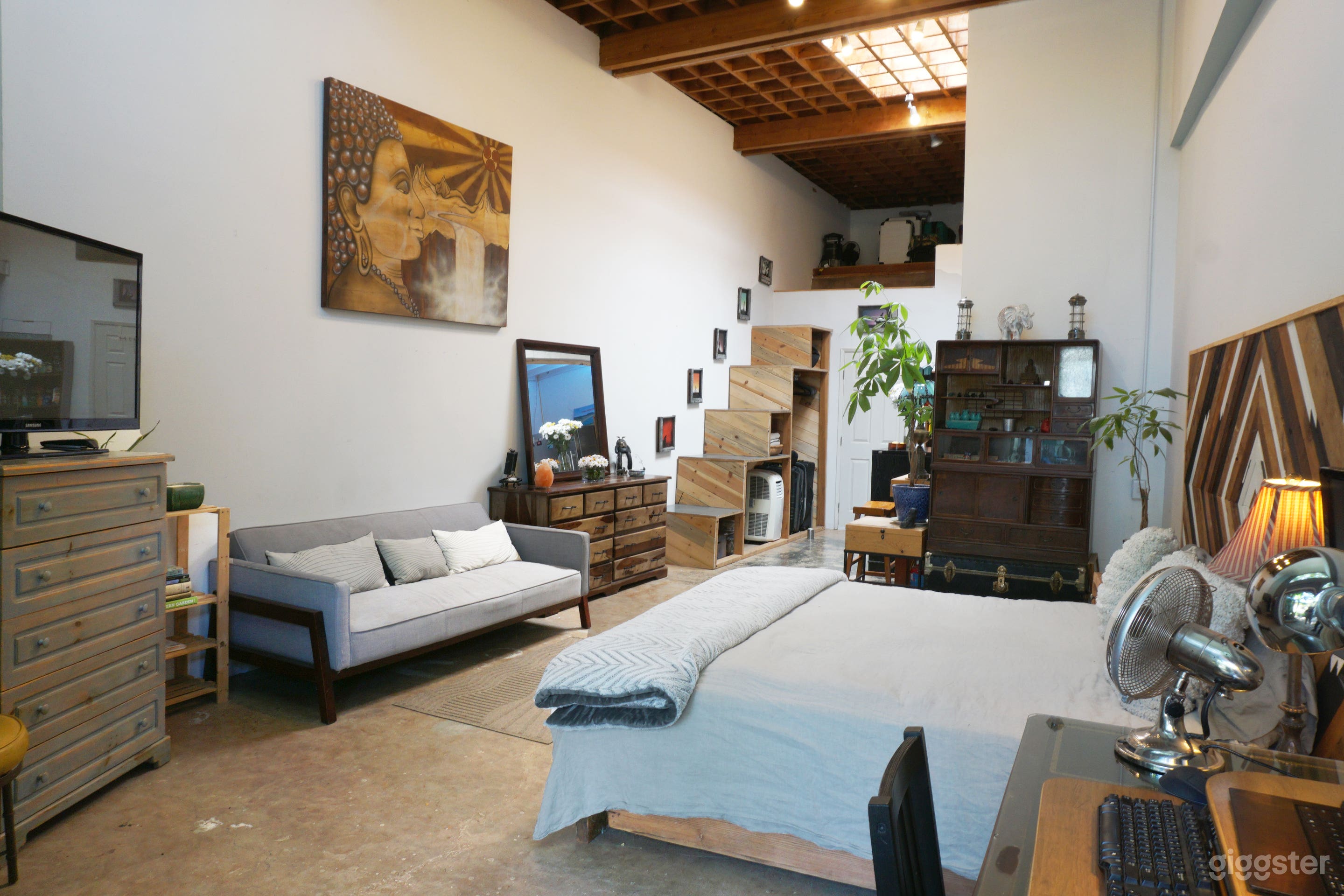 Chic Loft Studio for Productions Photo 2