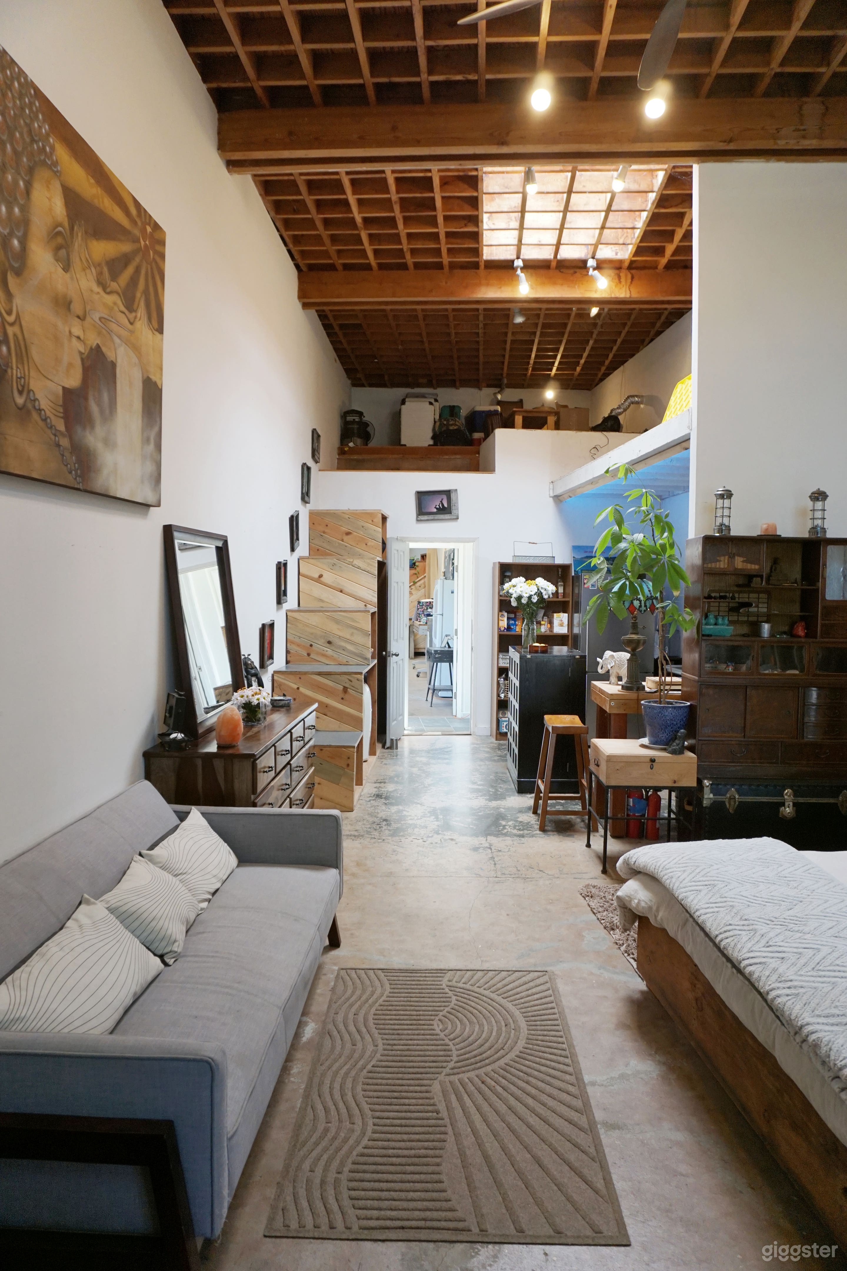 Chic Loft Studio for Productions Photo 4