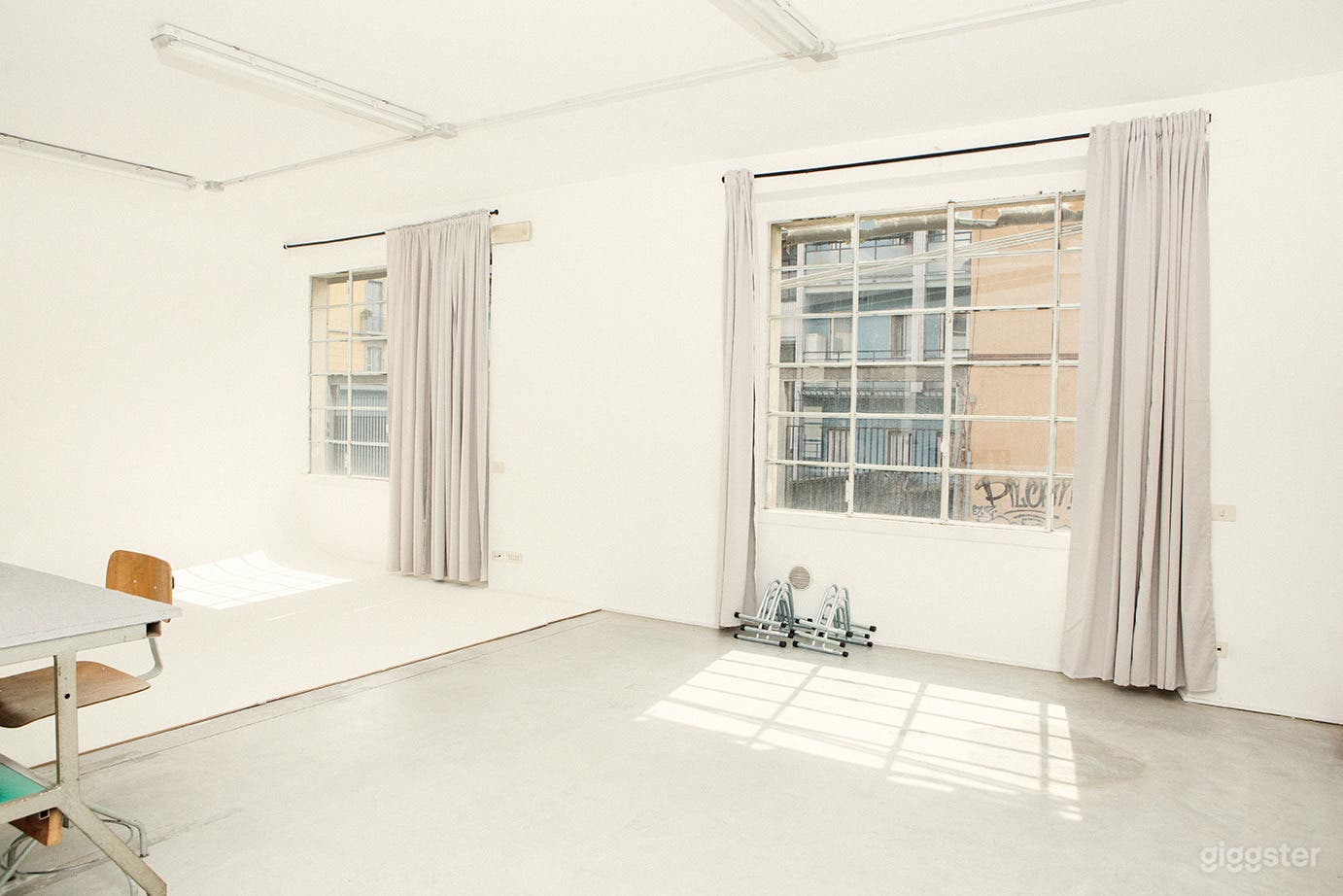 Location in stile industriale a Milano Photo 2