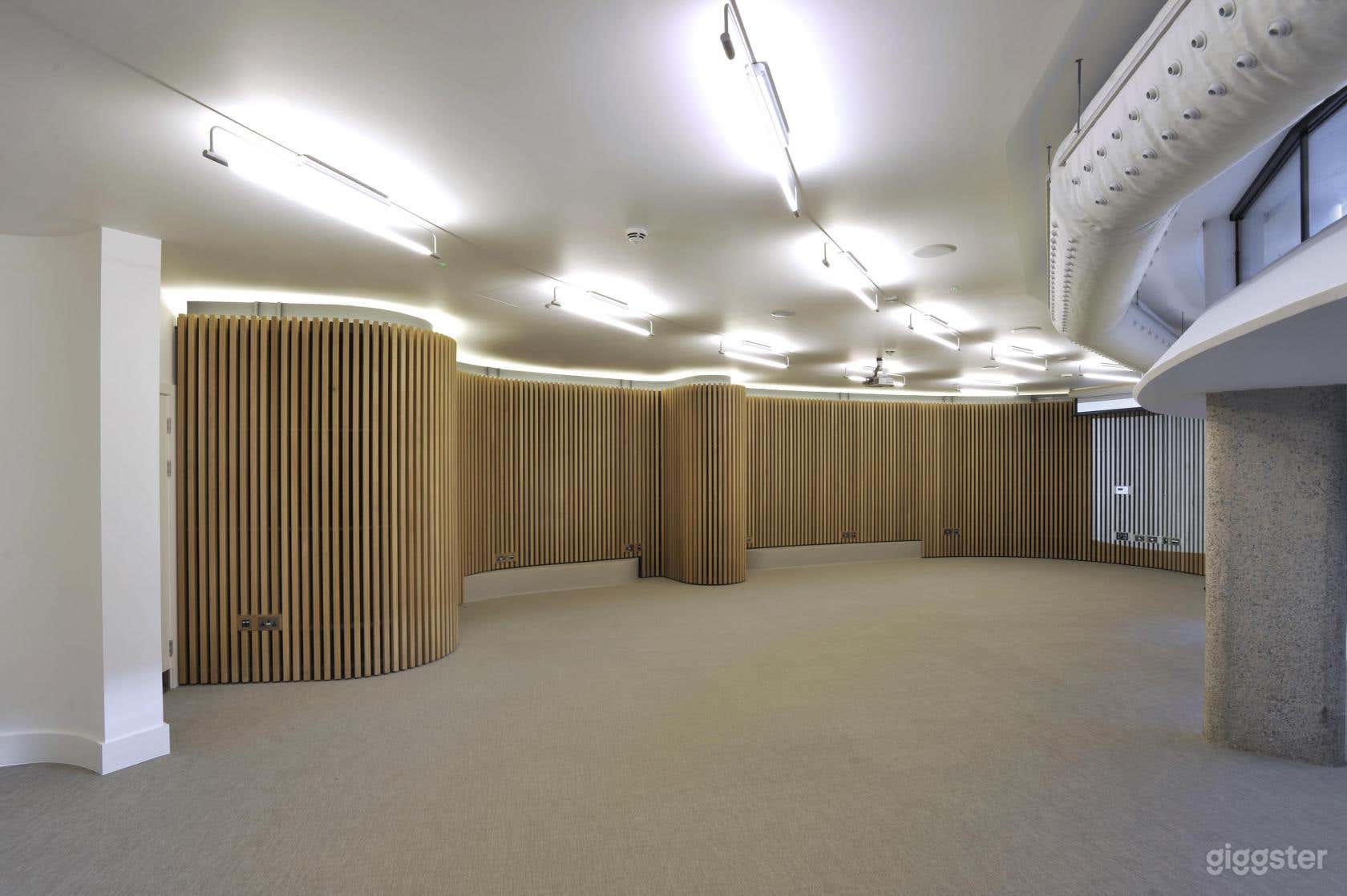 Brightly-lit Garden Room at London Museum Spaces Photo 1