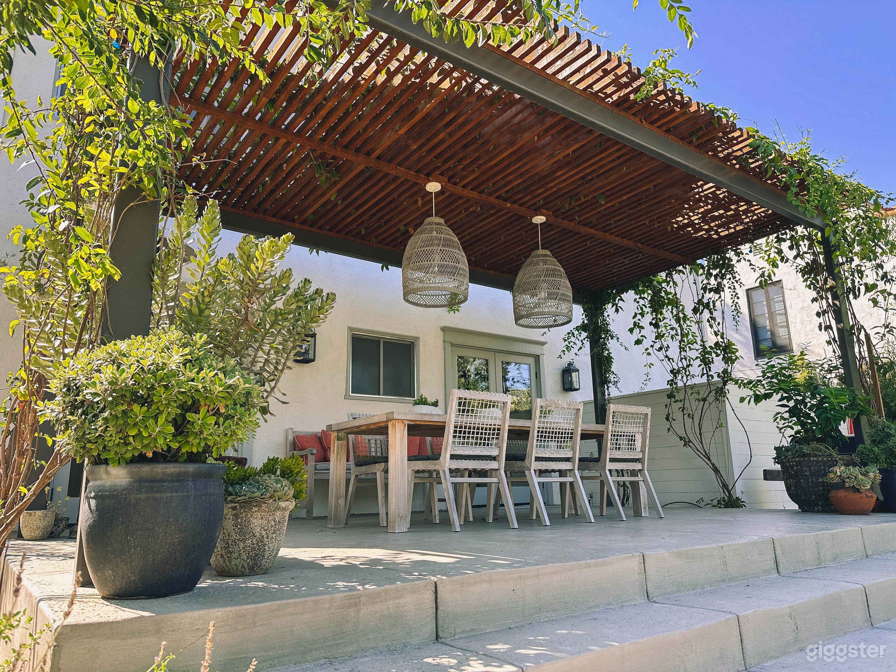 Provincial Backyard with Pool and Photo Studio Photo 2