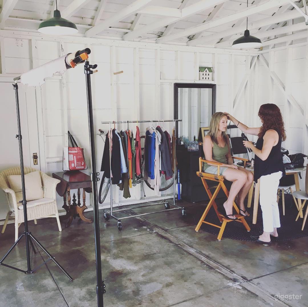 Provincial Backyard with Pool and Photo Studio Photo 4