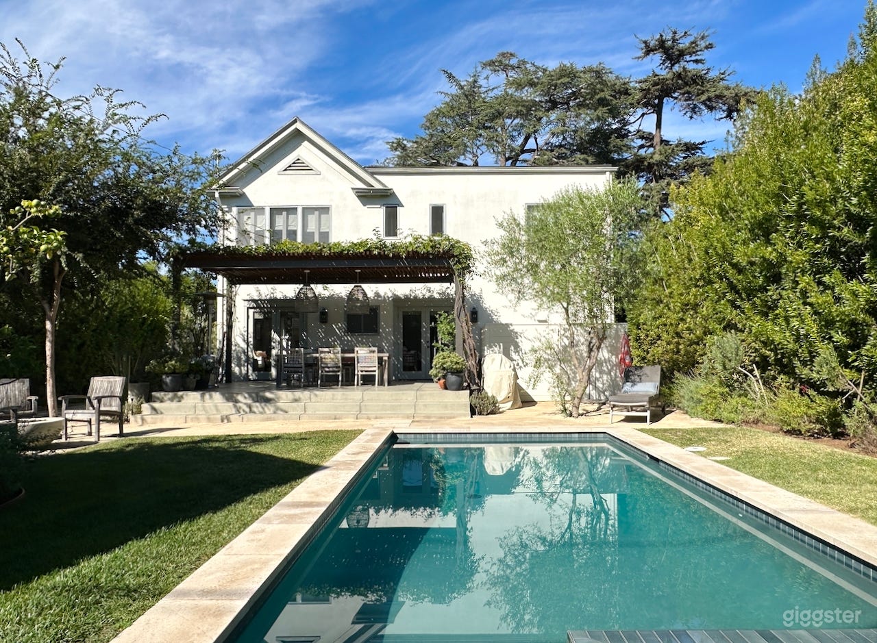 Provincial Backyard with Pool and Photo Studio Photo 1