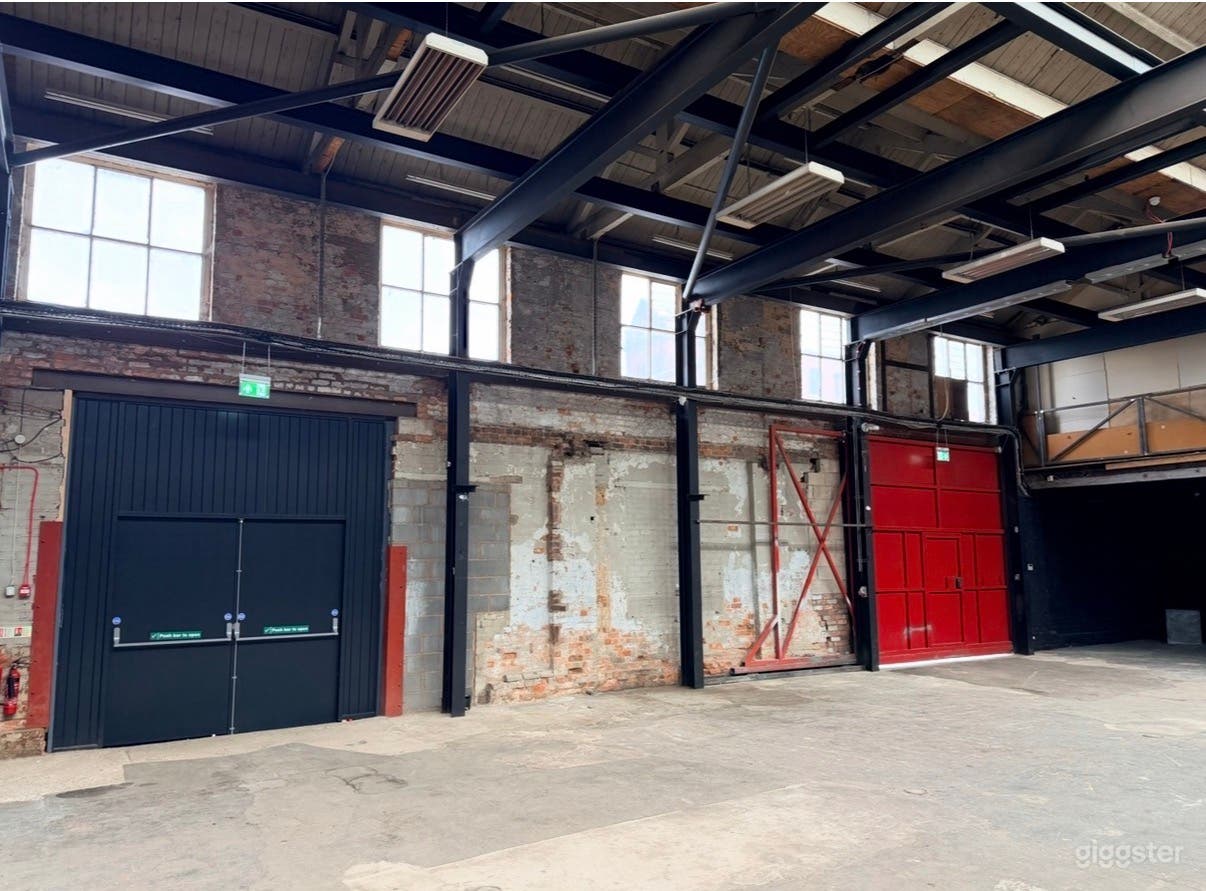 Warehouse for TV and photo shoots Photo 1