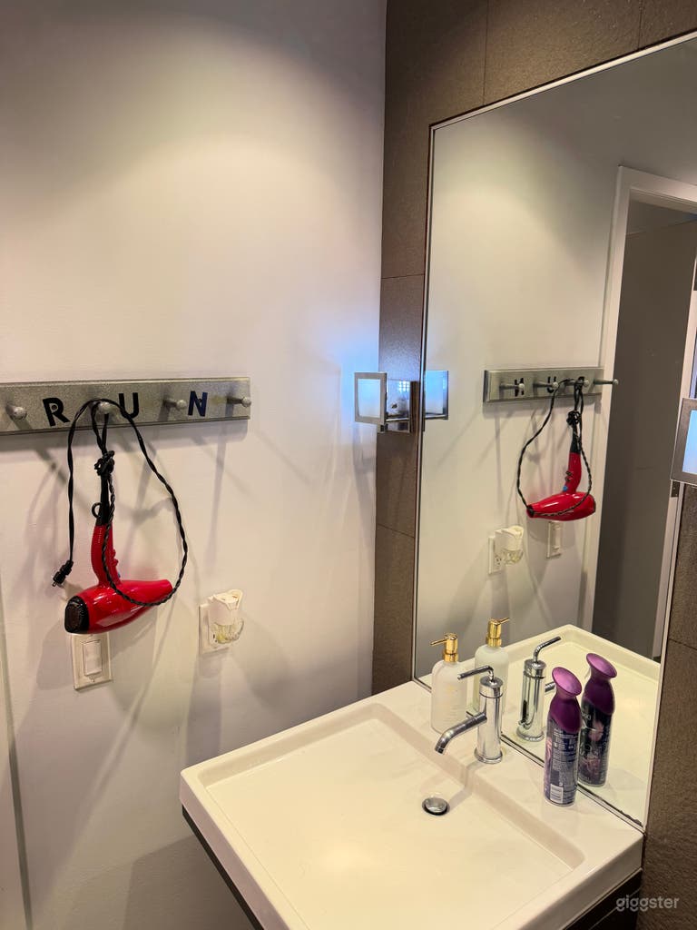  Kickboxing, Fitness facility, Yoga studio & Workout room 