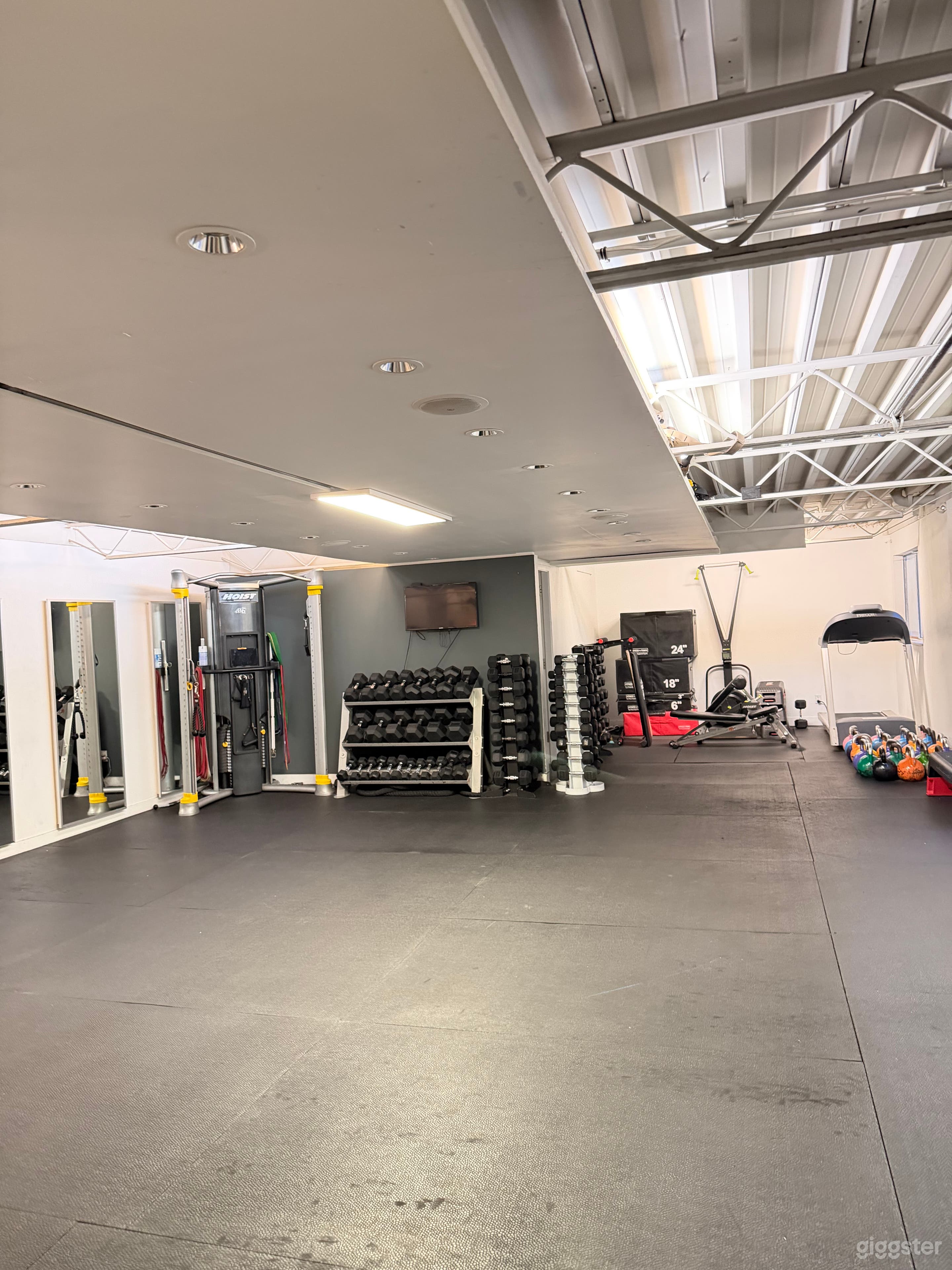 Kickboxing, Fitness facility, Yoga studio & Workout room Photo 4
