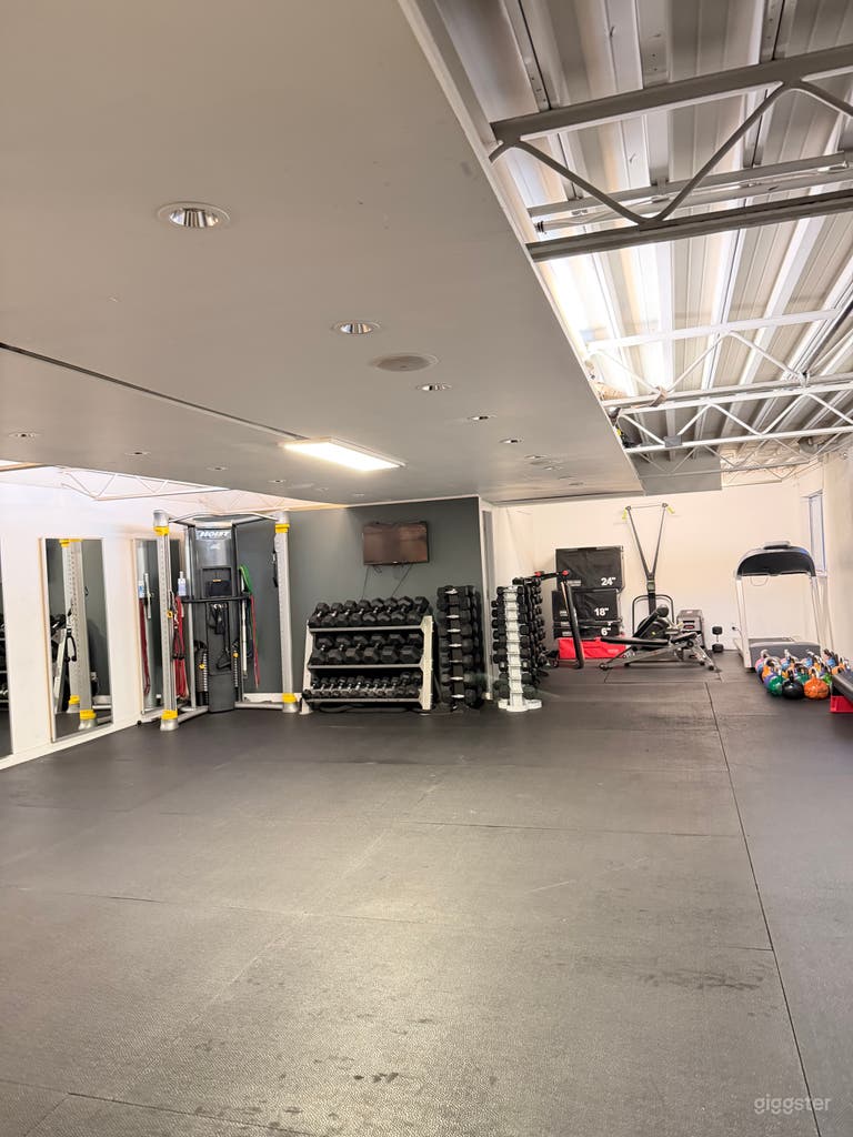  Kickboxing, Fitness facility, Yoga studio & Workout room 