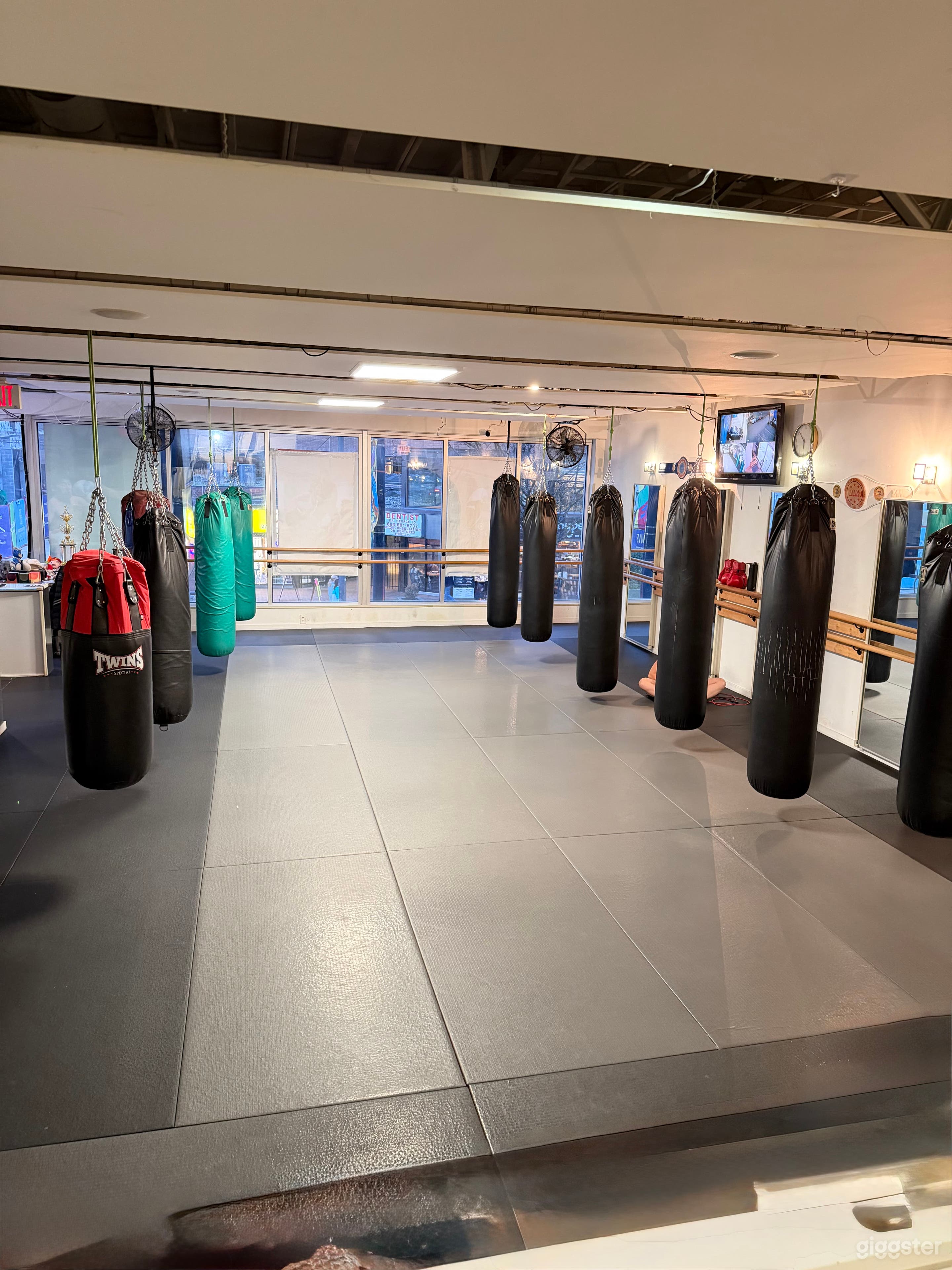 Kickboxing, Fitness facility, Yoga studio & Workout room Photo 3