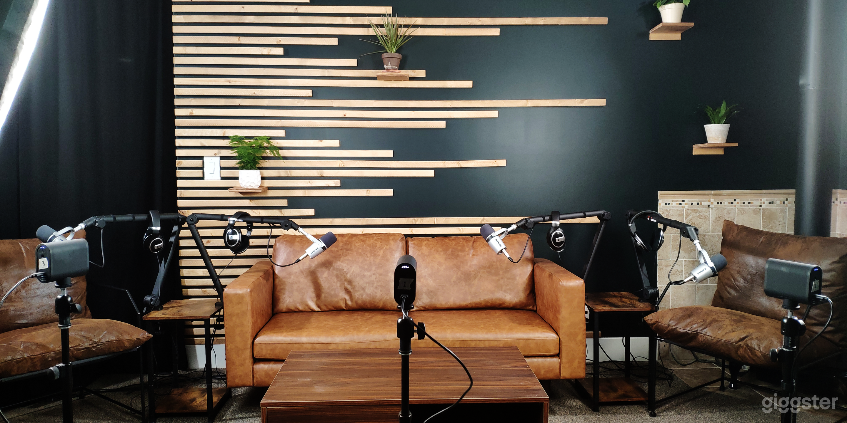 Podcast Studio - AUDIO &amp; VIDEO Photo 4