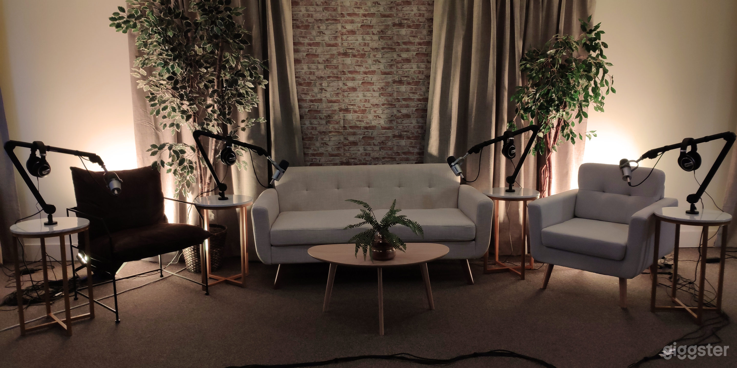 Podcast Studio - AUDIO &amp; VIDEO Photo 2