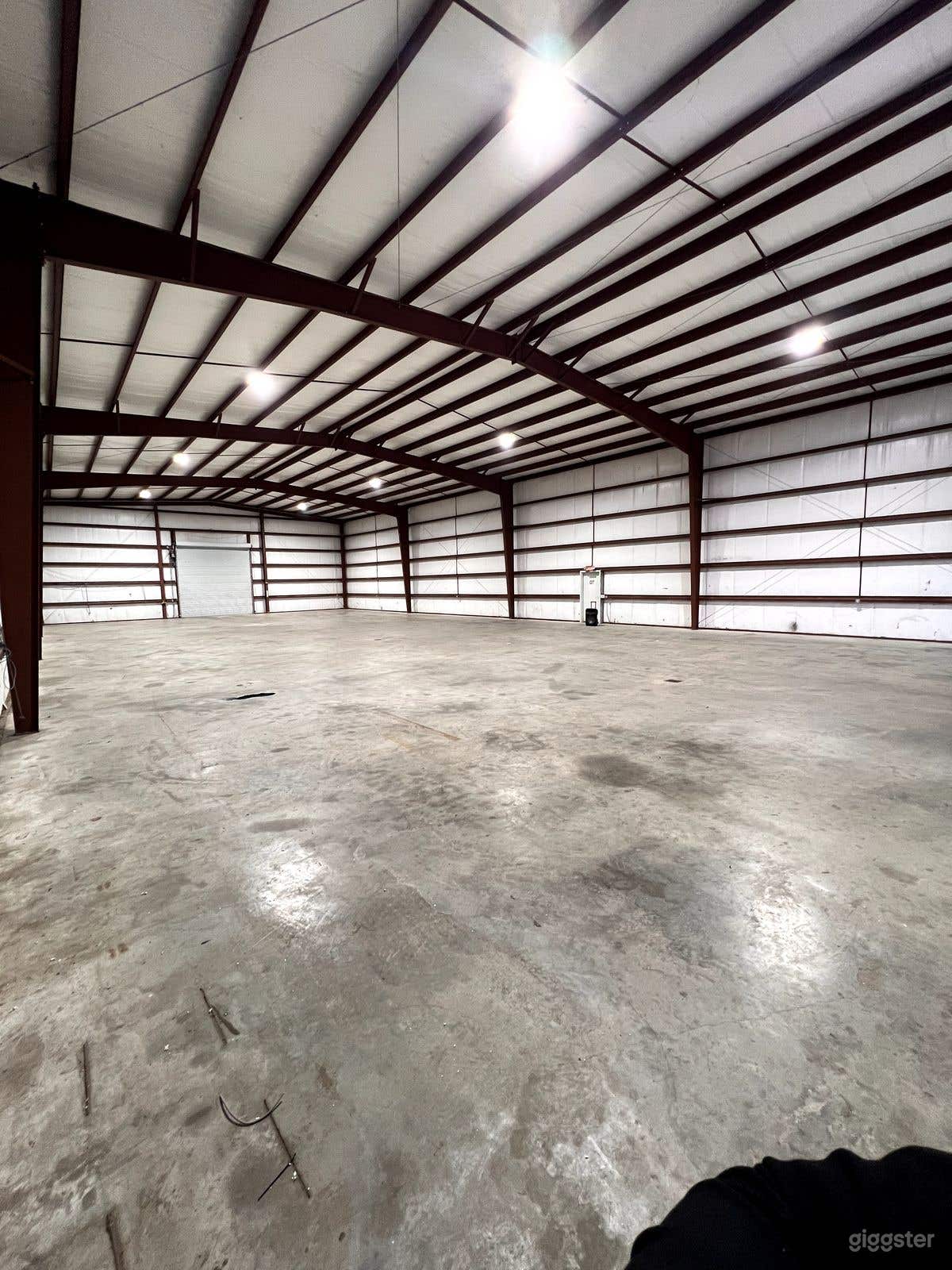 Beautiful Blank Canvas Studio!  Photo 3