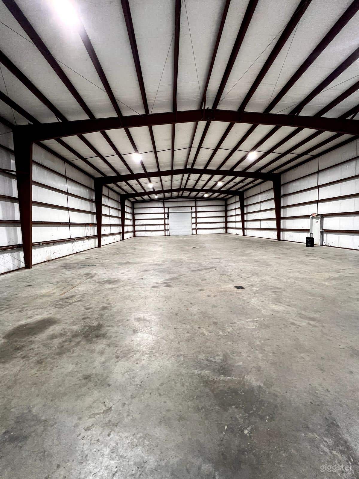 Beautiful Blank Canvas Studio!  Photo 2