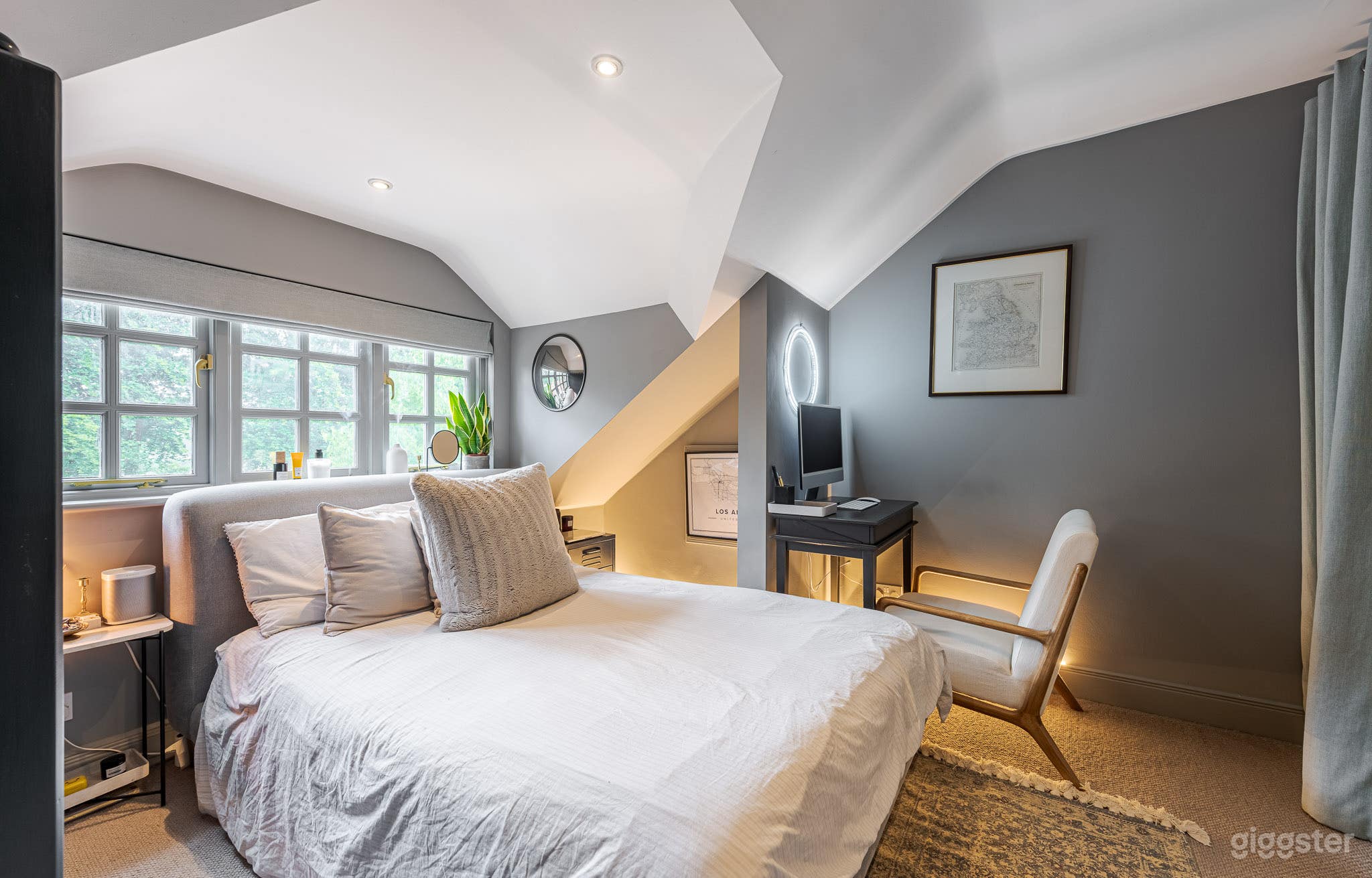 Alfold House Photo 3