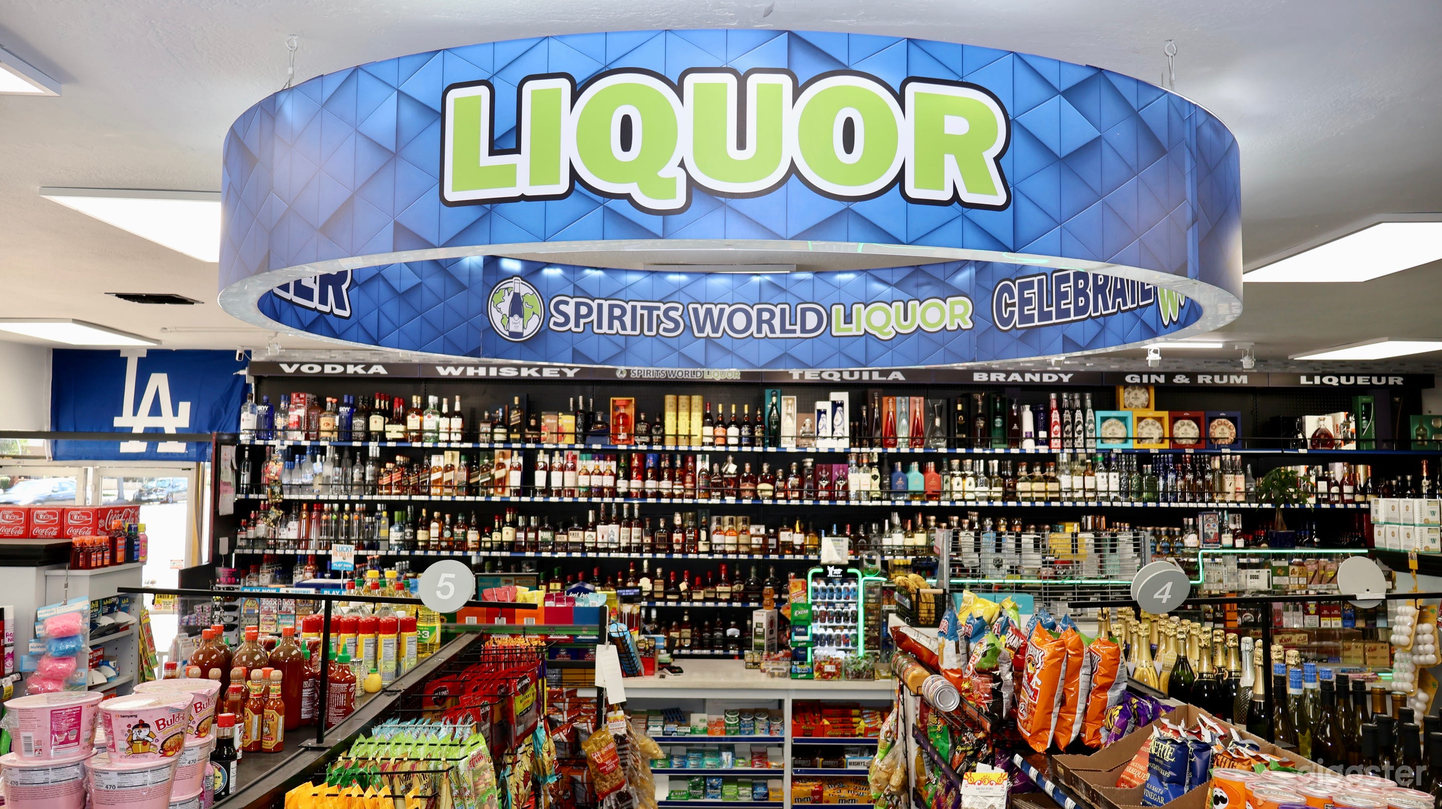 A beautiful neighborhood liquor store Photo 1