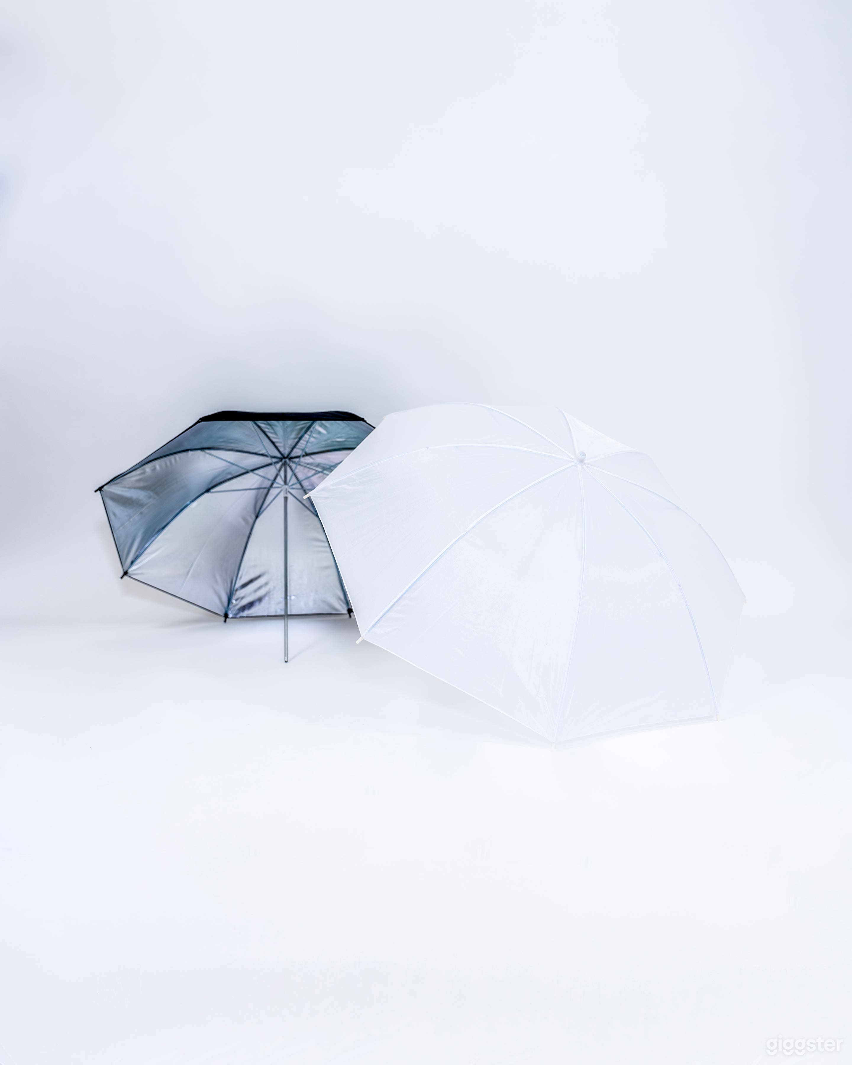 Affordable Photo / Video Studio with Balcony Photo 3