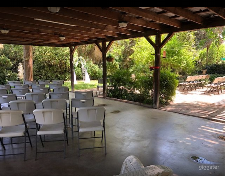  Covered Outside Patio for Photoshoots 