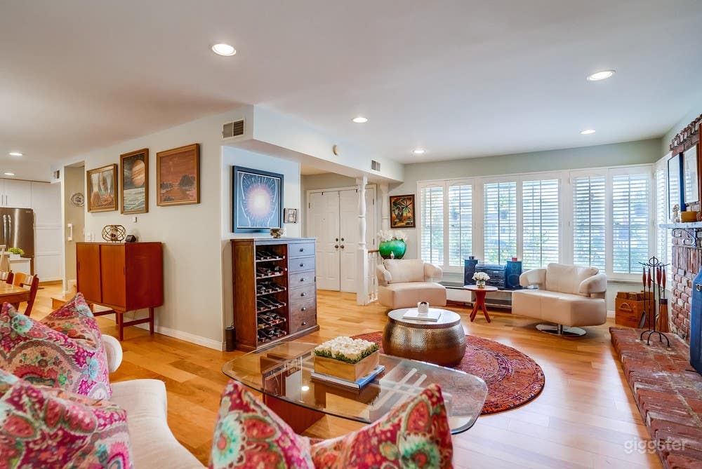 Traditional Home with Cape Cod Feel -Anywhere USA Photo 2