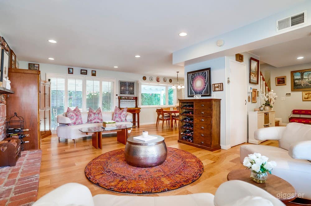 Traditional Home with Cape Cod Feel -Anywhere USA Photo 4