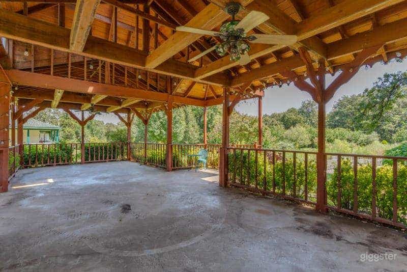 Gazebo Wedding Venue with Lawn in Norman Photo 3