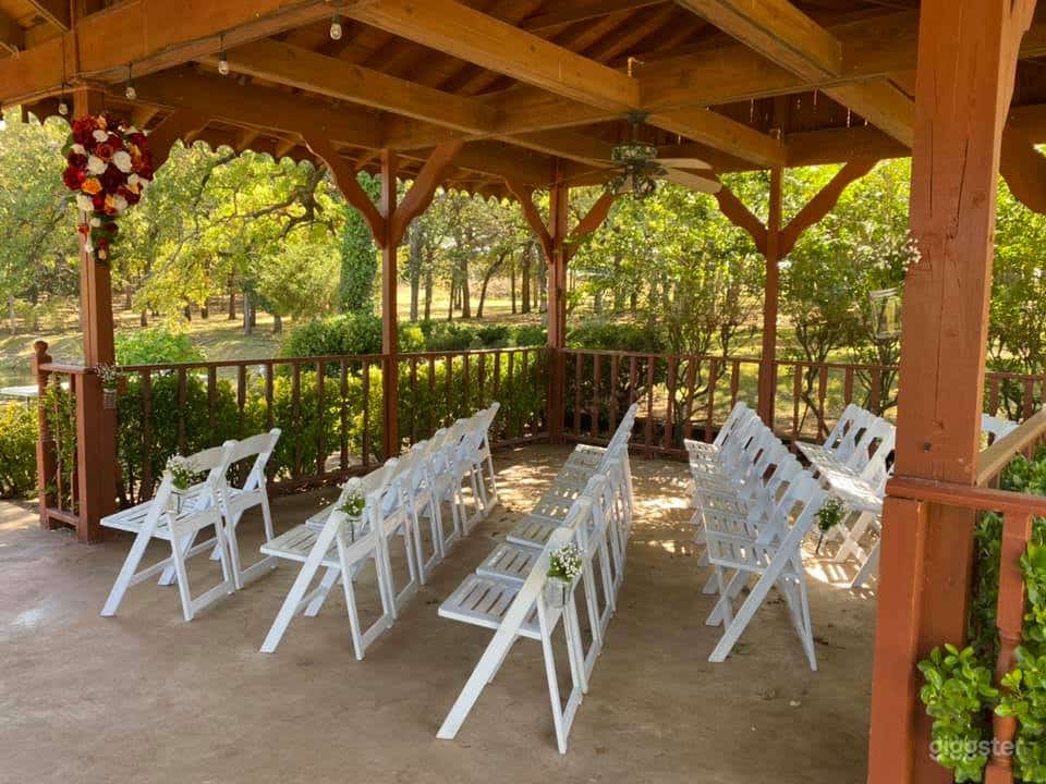 Gazebo Wedding Venue with Lawn in Norman Photo 4
