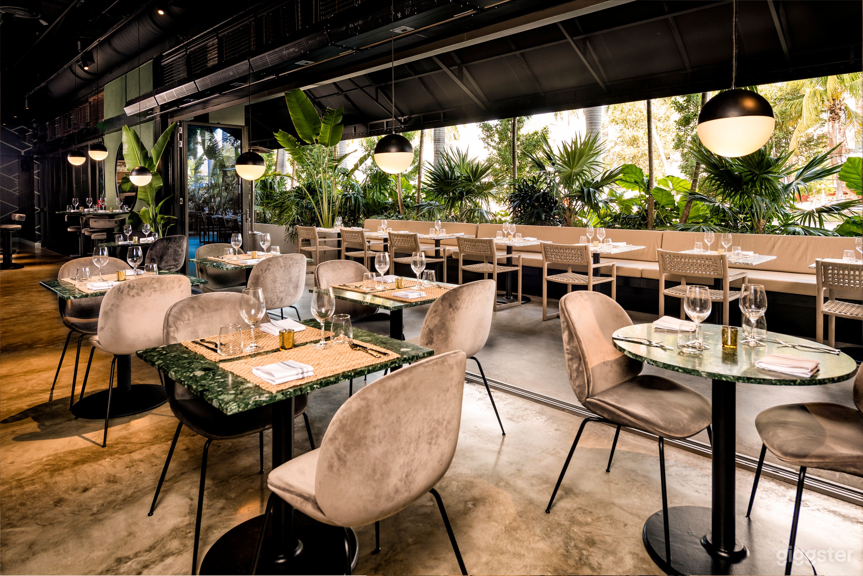 Orilla Bar &amp; Grill  Photo 3