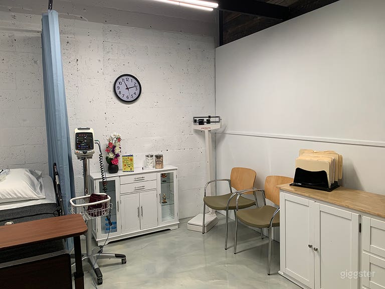  DOCTOR’S OFFICE / EXAMINATION ROOM / HOSPITAL / ER 