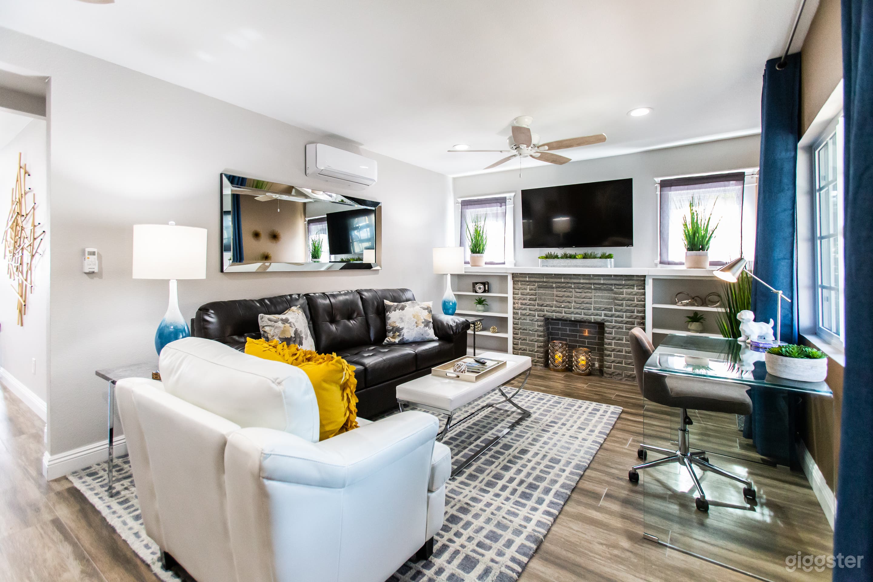 LA Noir Modern Duplex Photo 1