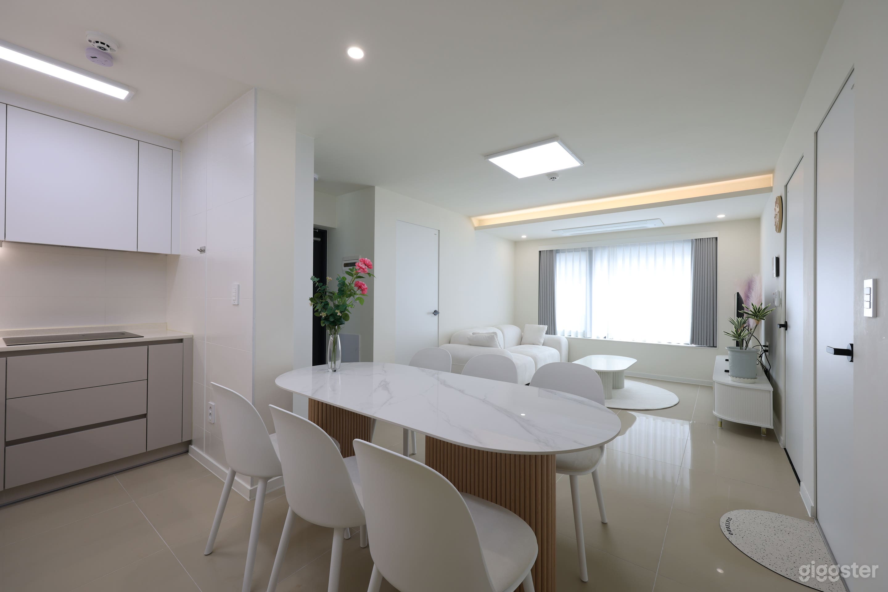 Private Modern House Photo 4