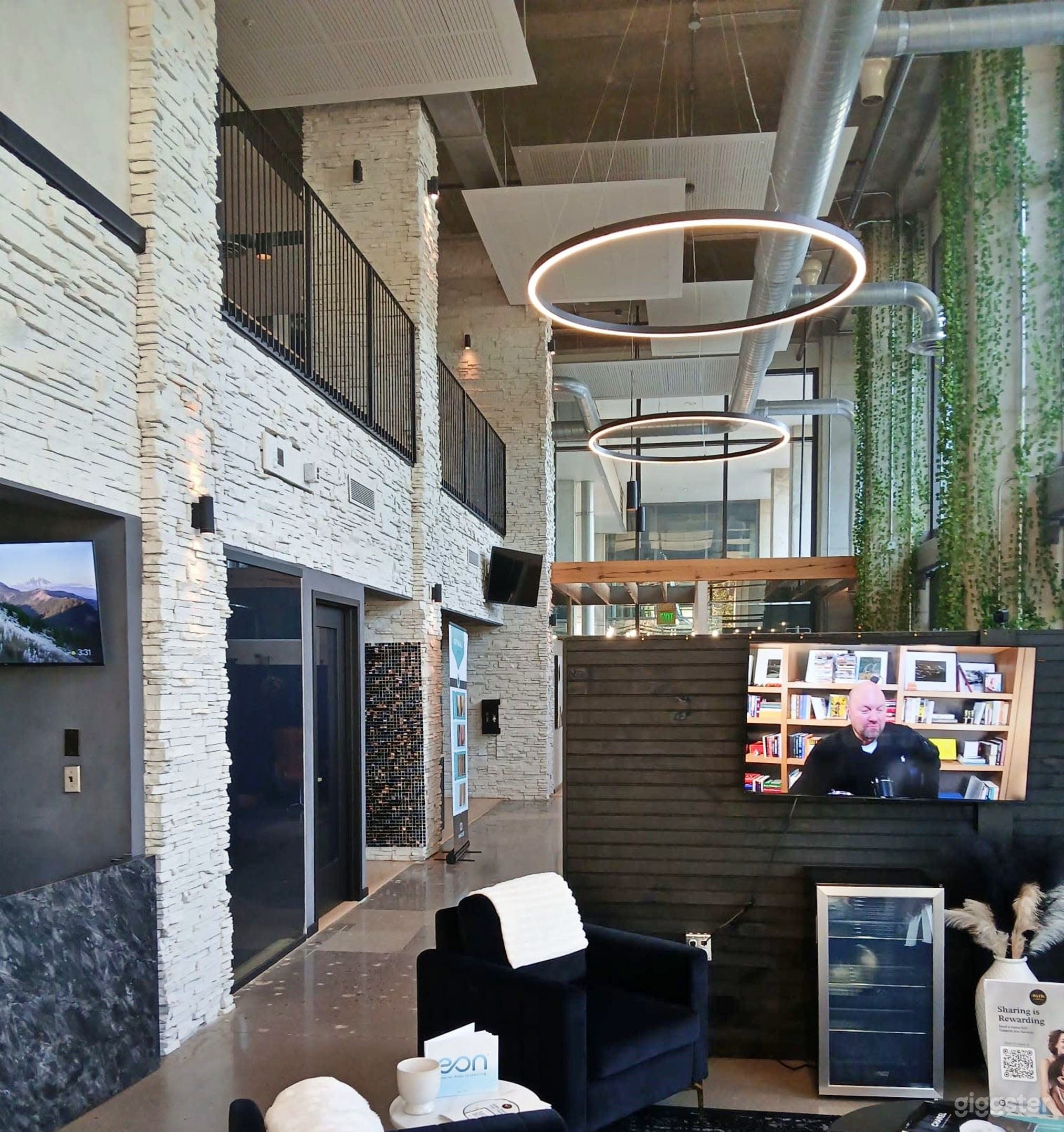 Serene Urban Loft in Baltimore Photo 1