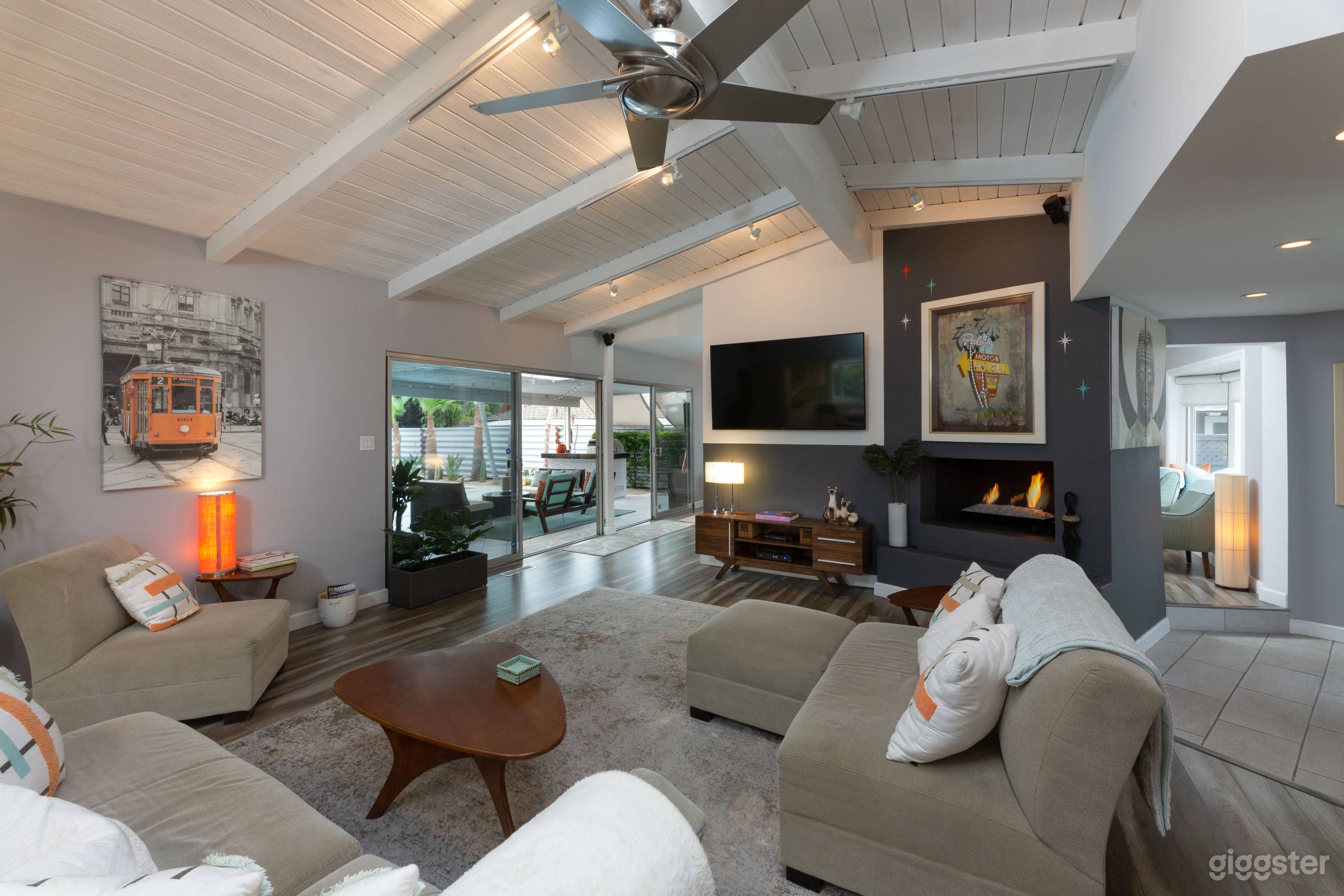 Long Beach mid-century in countryclub neighborhood Photo 3