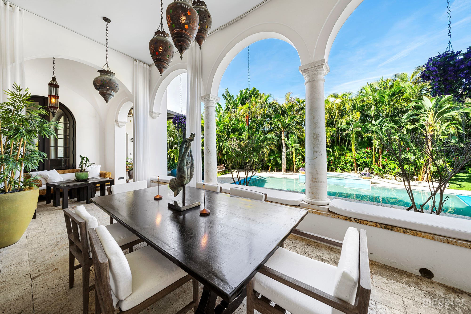 Spacious Mansion Production Friendly  Photo 2