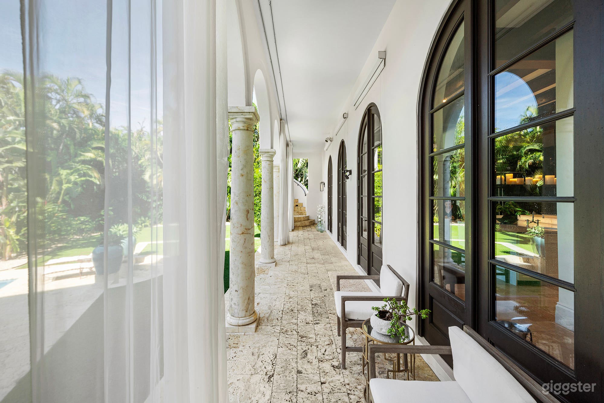 Spacious Mansion Production Friendly  Photo 3