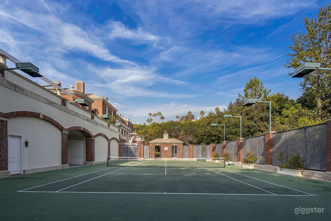 Timeless Luxury in East Gate Bel-Air Photo 3