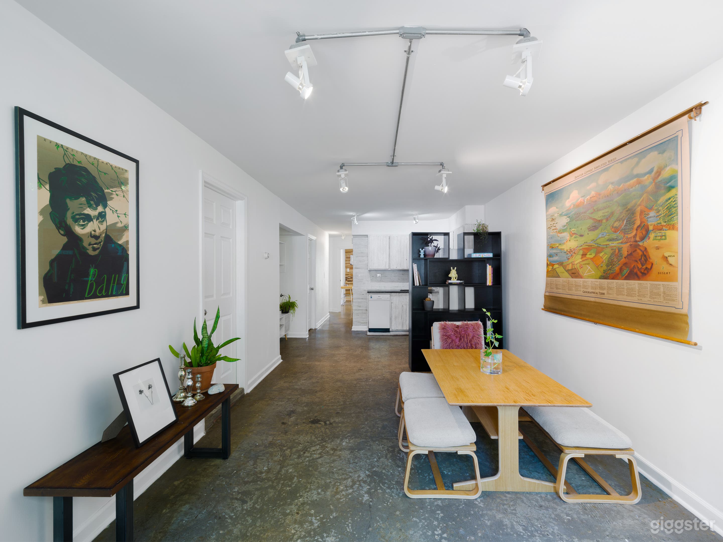 Entryway - Living room