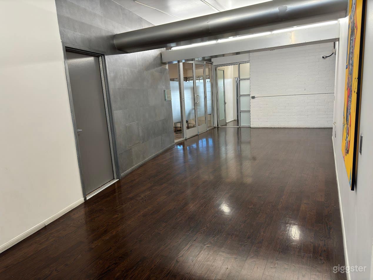 Hallway Space Perfect for Filming and Event Photo 3