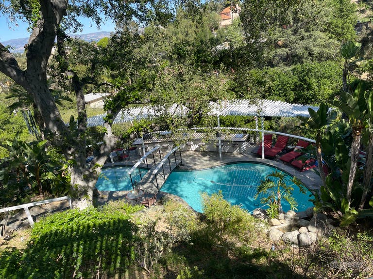  Pool and outdoor kitchen 