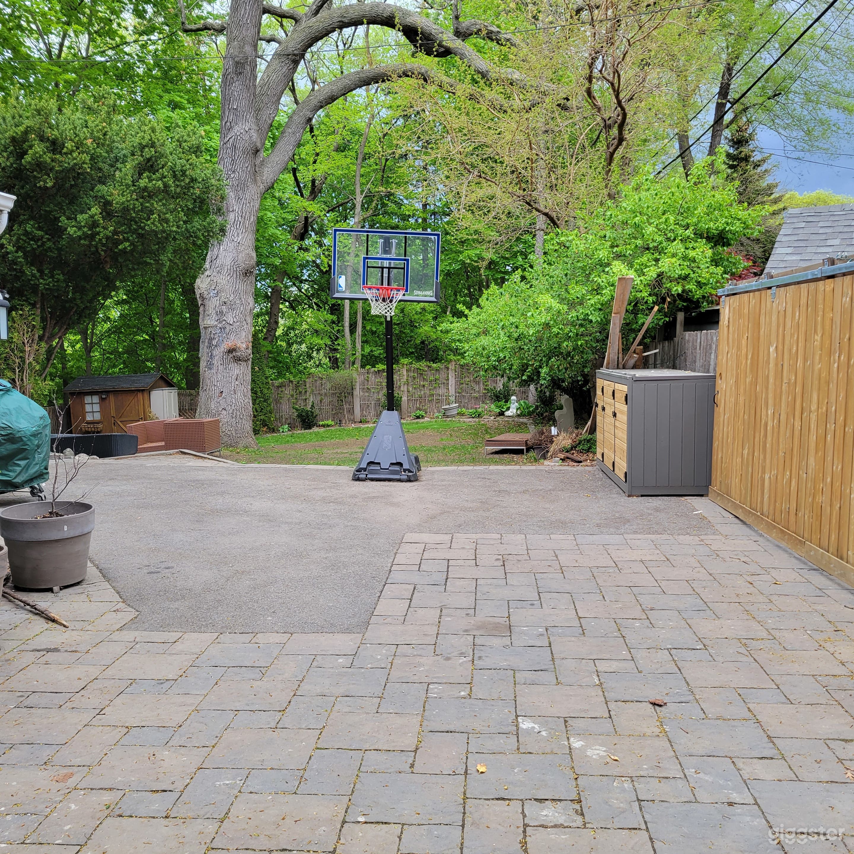 Modern cottage in the city Photo 3