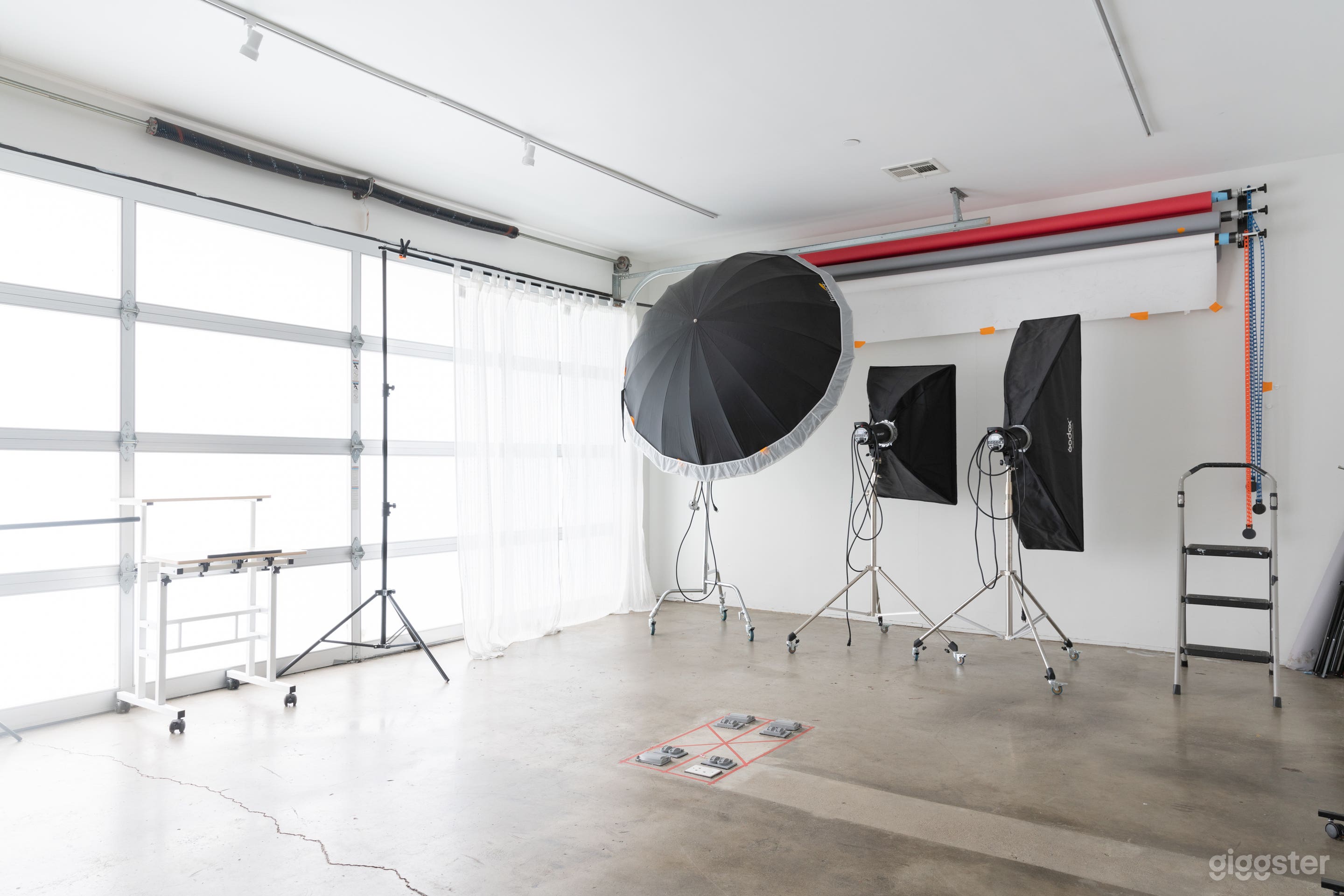 Natural Light Old Town Pasadena Studio w/AC Photo 1