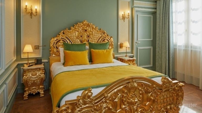  Versailles Style Castle & Grand Hotel  