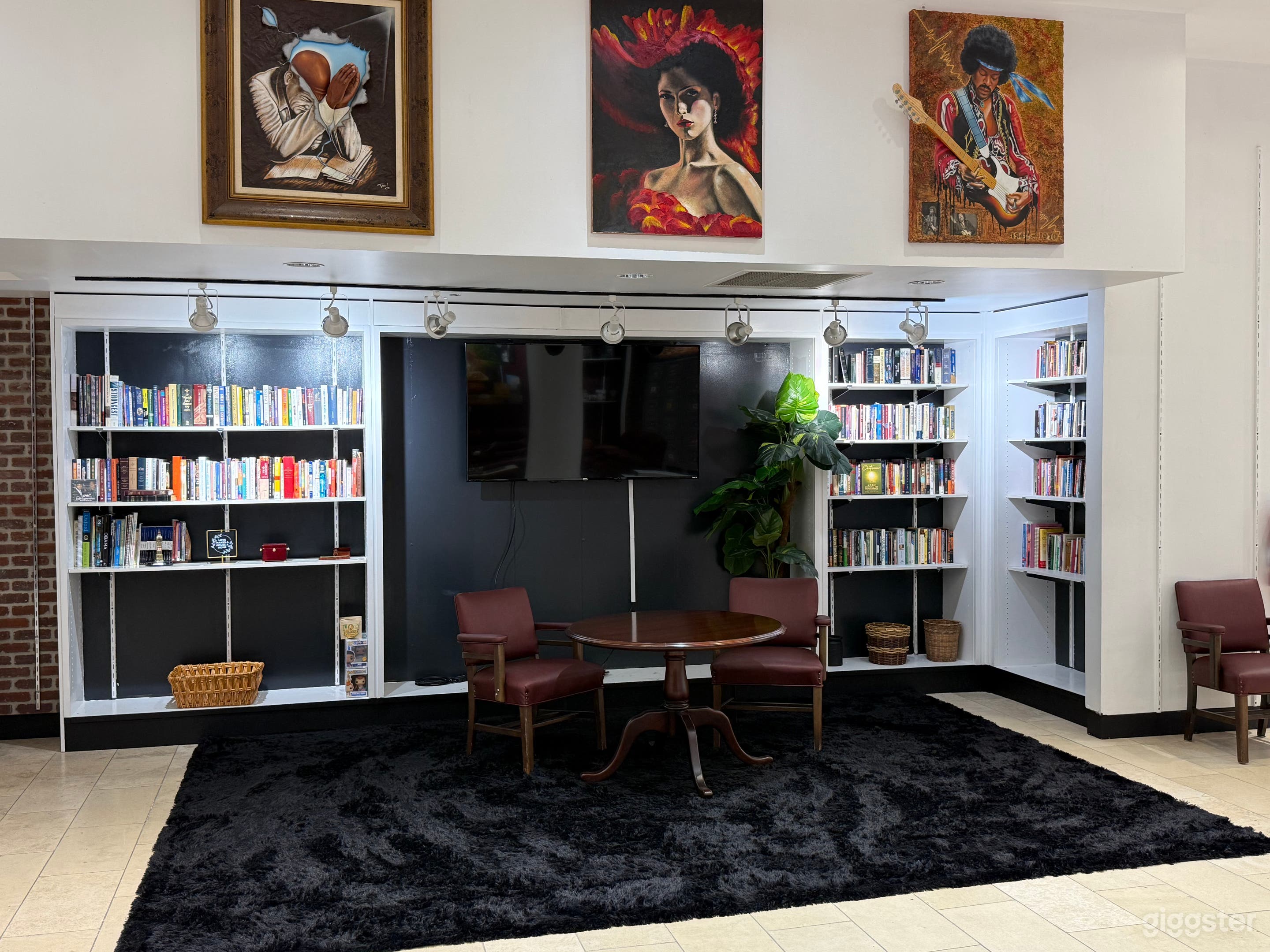 Blue &amp; Charcoal Studio Photo 1