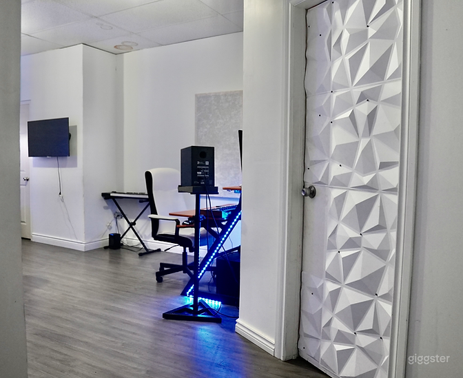 Versatile Studio Space for Your Creative Needs Photo 2