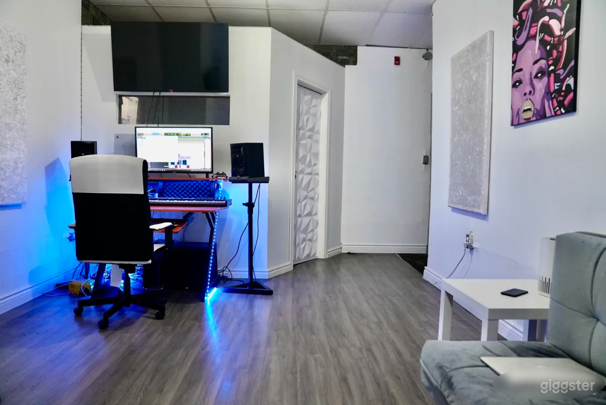 Versatile Studio Space for Your Creative Needs Photo 1