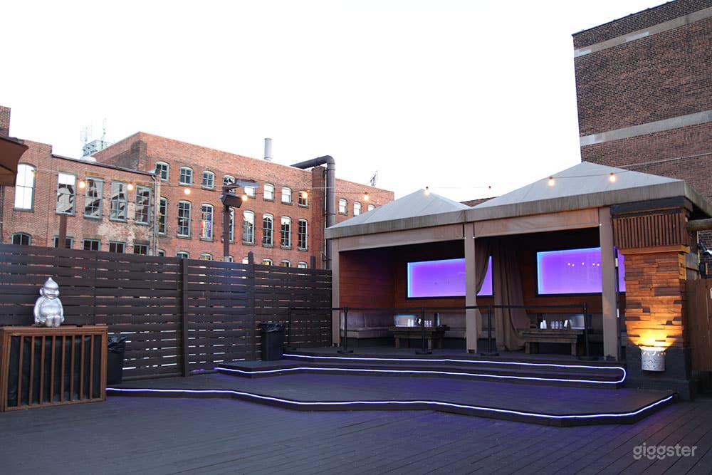 ROOFTOP - A Rooftop Patio with Private Cabanas and Beautiful City Views Photo 2