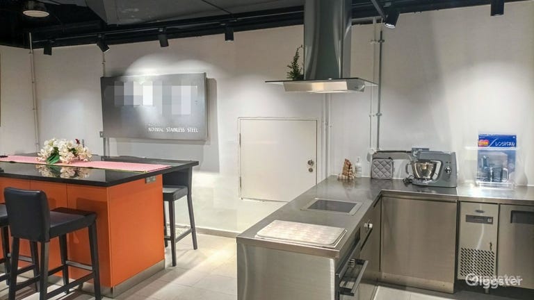  Fully equipped, modern stainless steel kitchen to support projects in the pavilion 